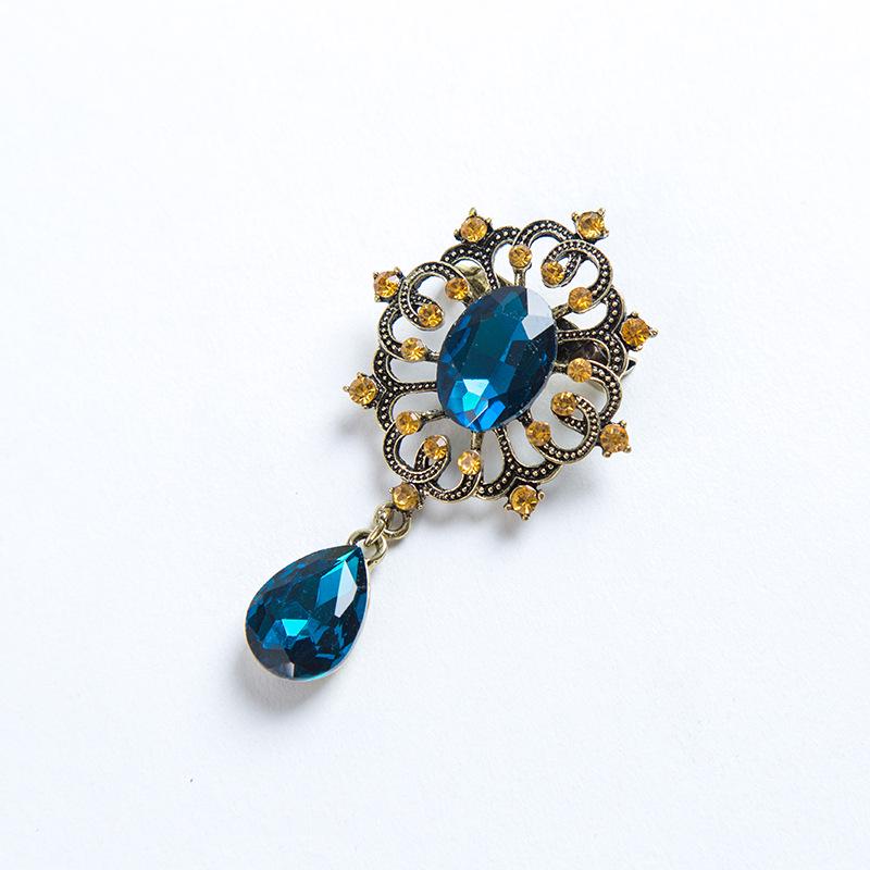 European and American Retro Diamond-Studded Crystal Brooch for Ladies