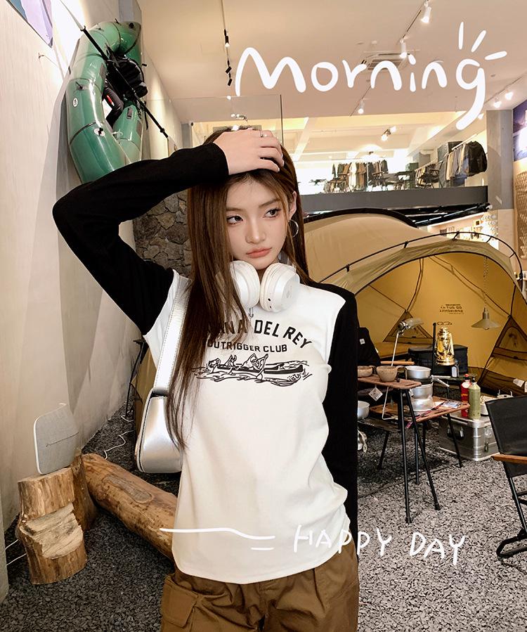 2026 Spring/Summer Women's Black & White Patchwork Raglan Long Sleeve Tee - American Style Print, Loose Fit, Color Block Trendy Top