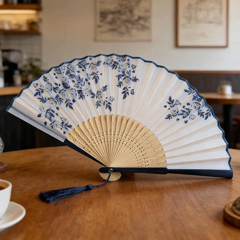 Retro-Tanzfächer im japanischen Stil für den Sommer - Klassischer antiker Stil