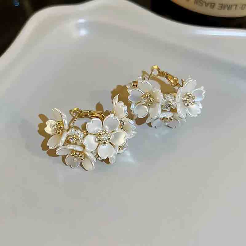 

Crystal Flower Earrings Korea New Design Fashion Jewelry Earring Exquisite Elegant Women Wedding Party Accessories
