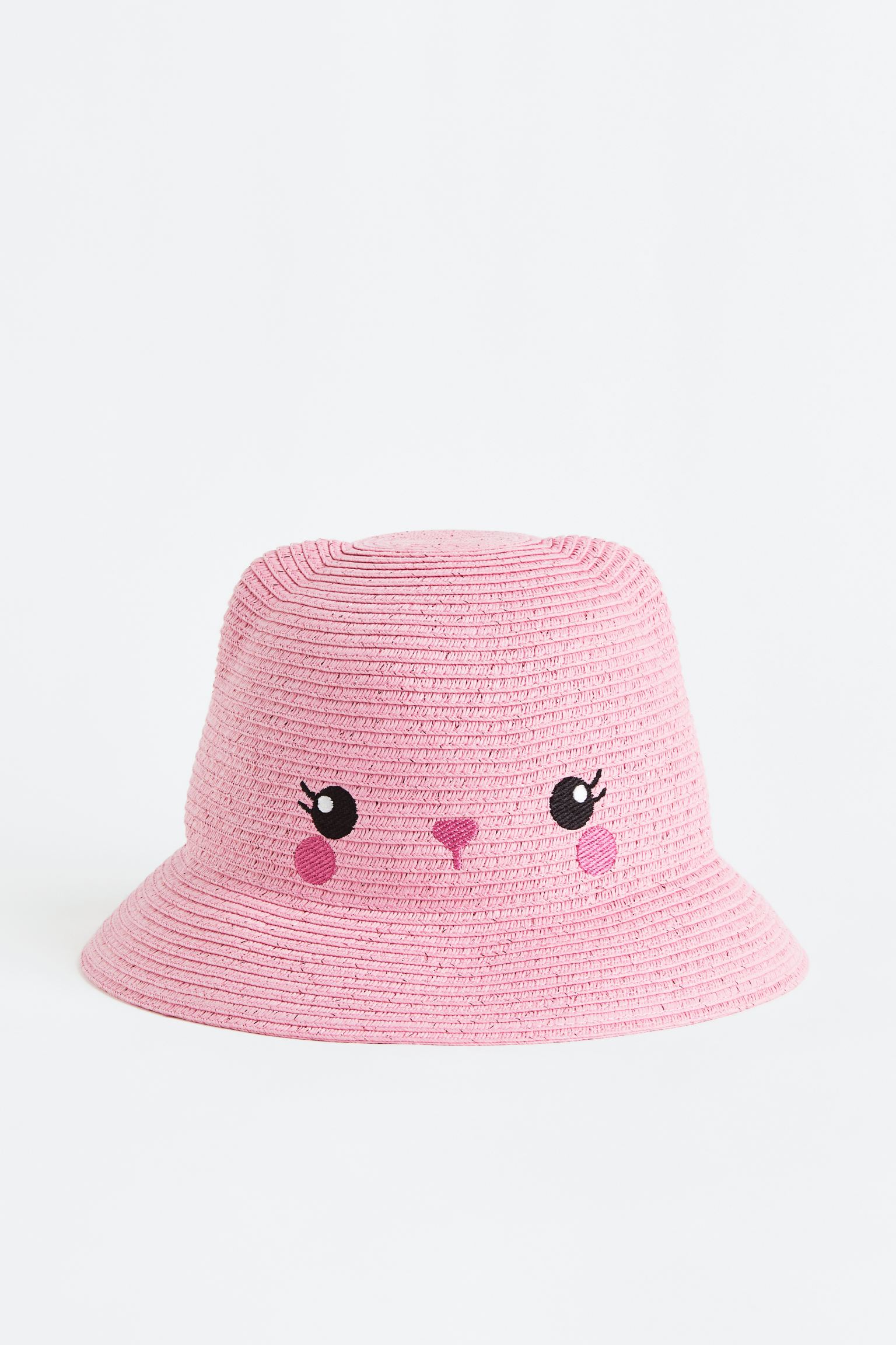 

Соломенная шляпа с вышивкой