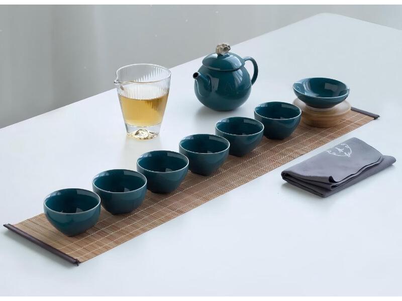 

Wanchunhe Jiqing Blue Glaze Ceramic Tea Set