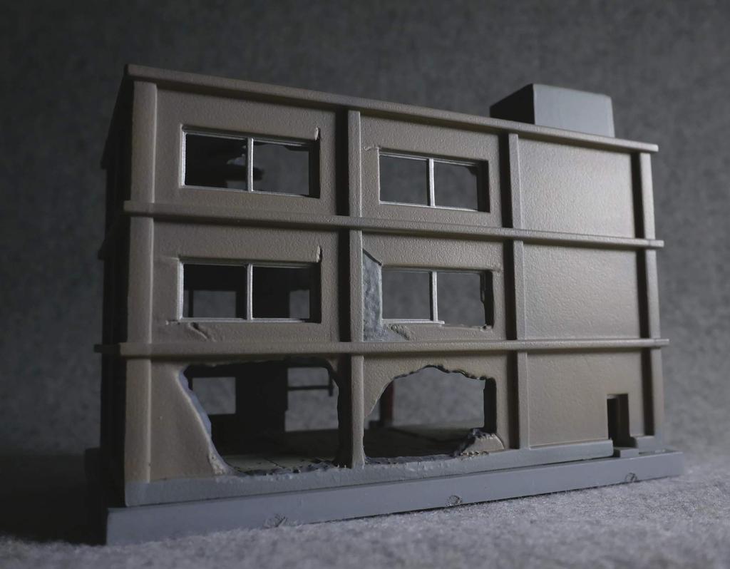 Tomytec Diocolle Combat Series DCM03 Destroyed Building B Plastic Model 311867 1/144 Pre-painted