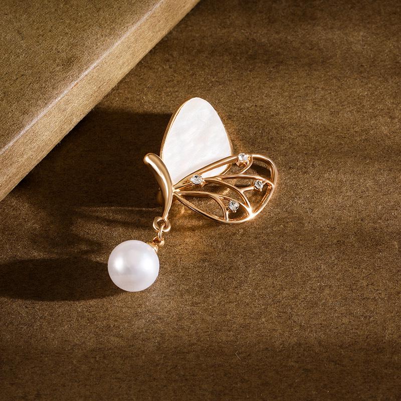 Elegant Butterfly Pendant Brooch with Pearl for Sweaters and Jackets
