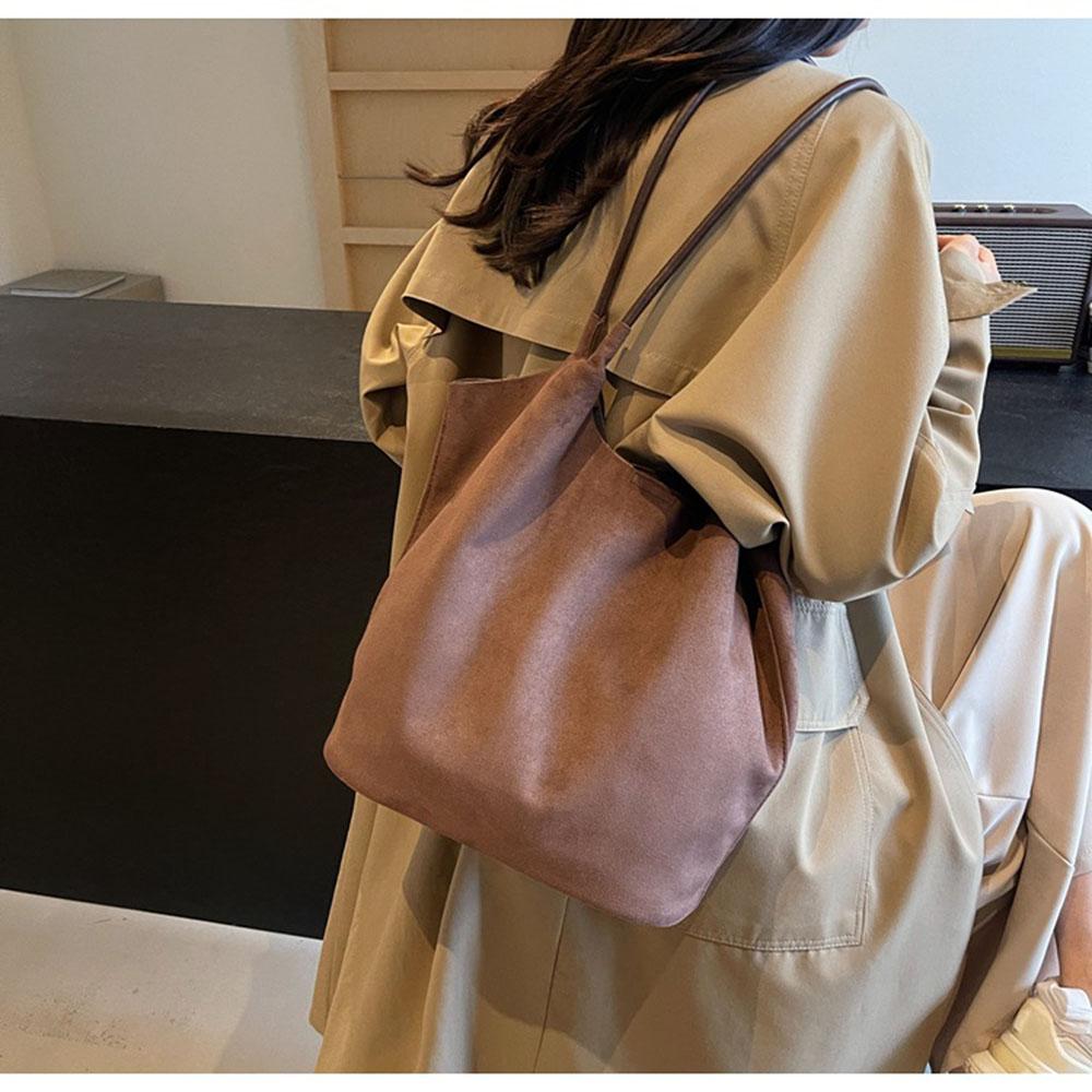 Осенне-зимняя винтажная женская сумка большой емкости из замши — фото 8