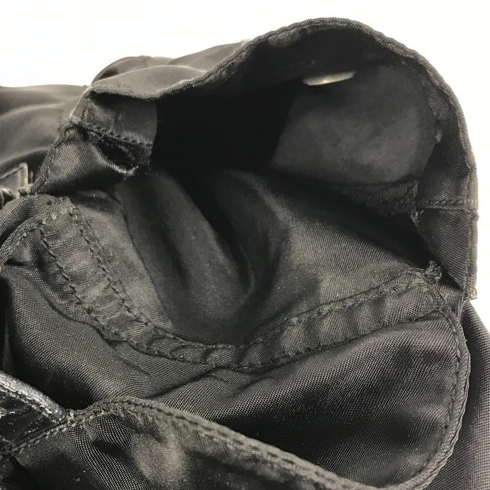 Prada Tasche mit dreieckiger Logo-Platte Rucksack Leder / Nylon Schwarz