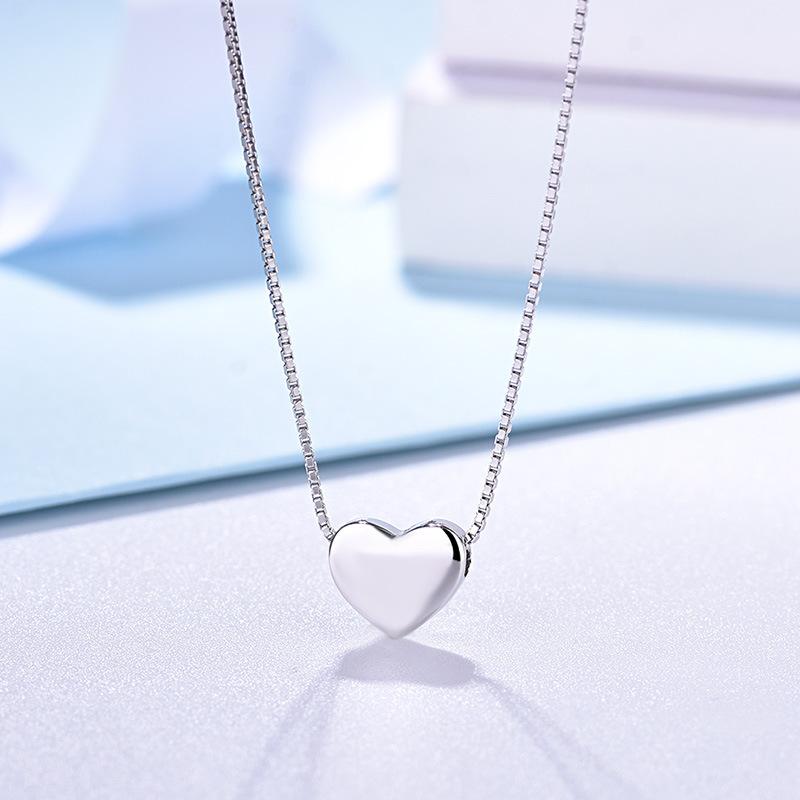 Peach Love Heart-shaped Necklace for Women, Japanese and Korean Simple and Fashionable Temperament Short Pendant Clavicle Chain Neck and Neck Chain