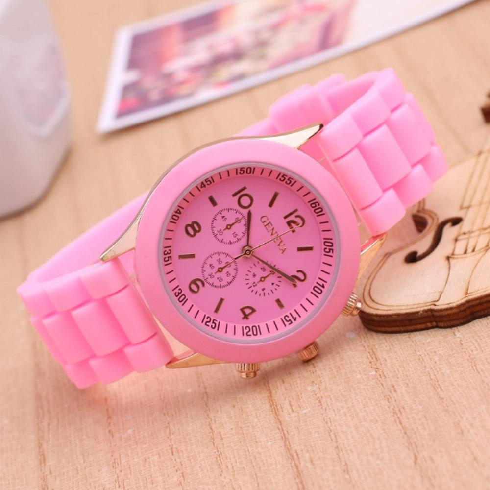 New Women'S Korean Version Of High-End Quartz Watch Simple Classic Silicone Strap Women'S Watch Fashion Set
