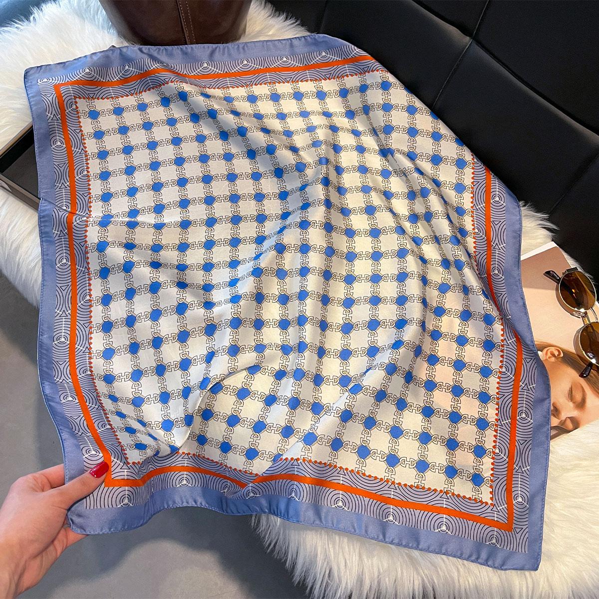 

2025 Women Summer New Luxury Fashion Chain Pattern Silk Scarf Soft Hairband Neckerchief Tie Female Headband Foulard 70*70cm темно-синий