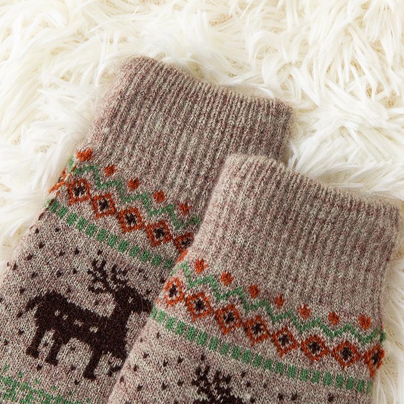 Knitted Touchscreen Gloves for Women Winter Warmth, Thickened with Fleece Lining Outdoor Cycling Jacquard Design Adorable Reindeer Pattern