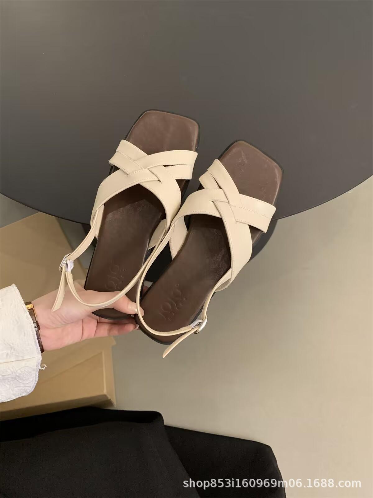 

Cross-strap outer wear square head slippers women s 2025 summer retro flat bottom fashion one-word buckle with Roman cool slippers women 35
