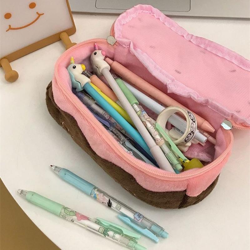 Plyšové pouzdro na tužky Velká kapacita Kawaii Design třešňového dortu Chlupaté Roztomilé Školní potřeby Kancelářské potřeby Organizér Pouzdro Držák Pro dívku