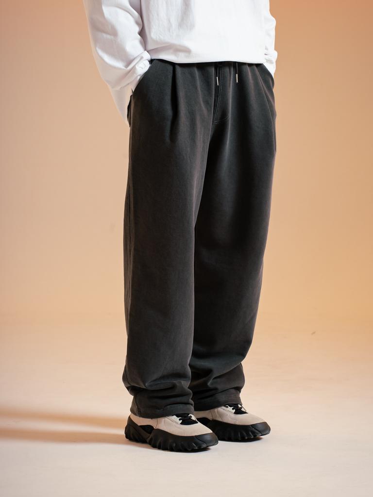 PSSHOPPER Pigment One-Pleat Wide Pants [Dark Gray]
