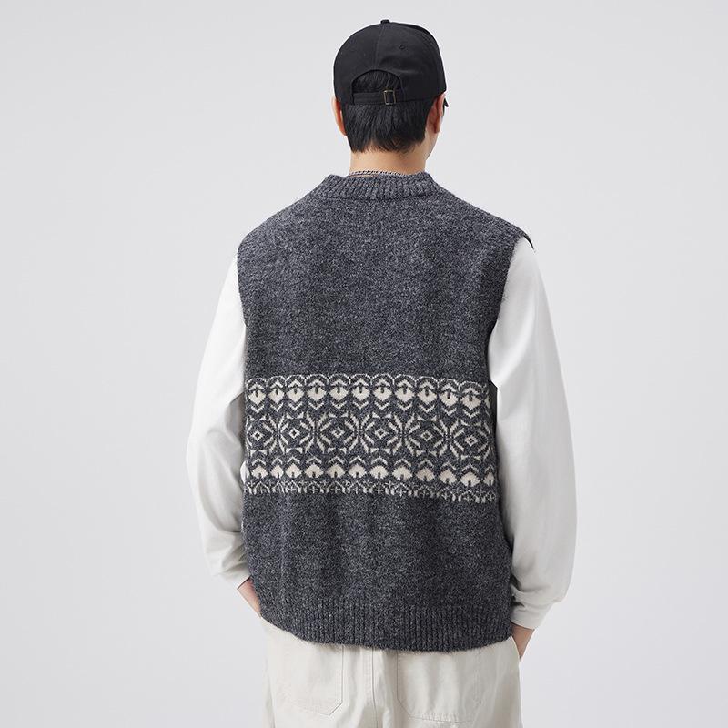 Men's Retro Argyle Fair Isle Knit V-neck Sweater Vest for Autumn/Winter