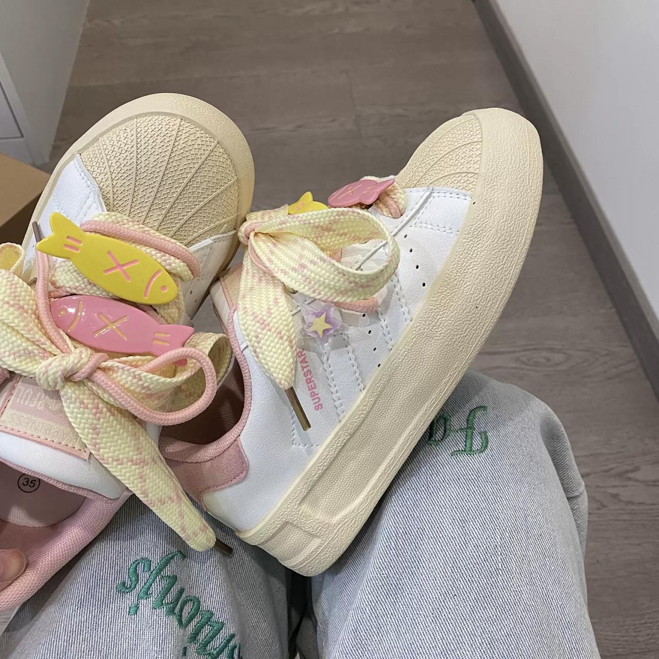 

Мода 2024 года, весна и осень, женские дизайнерские туфли на плоской подошве, кроссовки для бега, легкие низкие кроссовки для женщин, милые кроссовки для девочек-рыбок 36