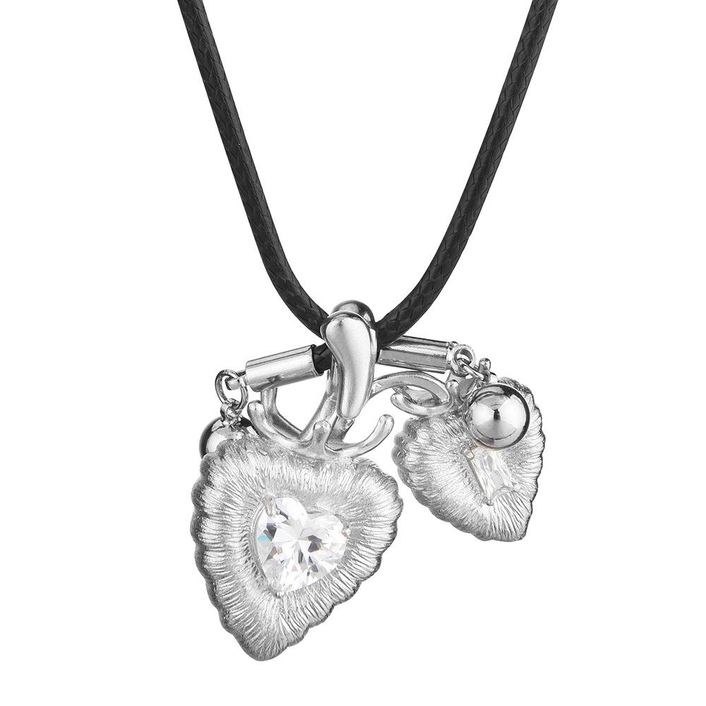 

Heart-shaped Pendant Necklace Trendy Fashion Jewelry for Women срібний