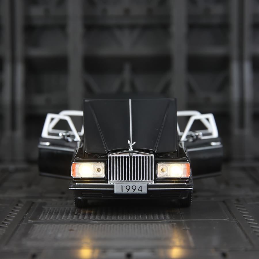 1:32 Simulation Rolls Royce Silver Spike Alloy Car Model Pendant, Doors and Engine Lid, Trunk Can Open, Sound and Light
