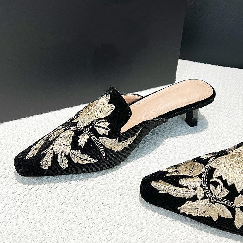 Spring and Summer New Embroidered Baotou Half Slippers Women's Outer Wear Medium Heel Cool Slippers