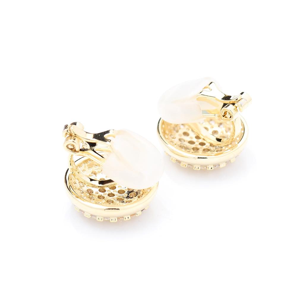 New product simple and versatile gold and silver two-color gold-plated round stone-studded earrings temperament no earrings clip bridal earrings