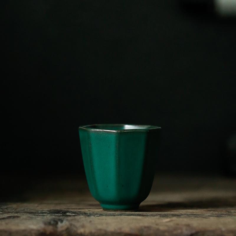 Keramik-Teeset, kleine Teetasse Meistertasse, einzelne Tasse Teeverkostungstasse, grobe Keramiktasse, einzelne Retro-Dufttasse.