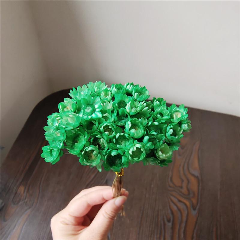 

Dried Brazilian Daisy Star Flower Jelly Lipstick: Aromatherapy Mini Bouquet, Real Floating Flowers for Home Decor & Photos.