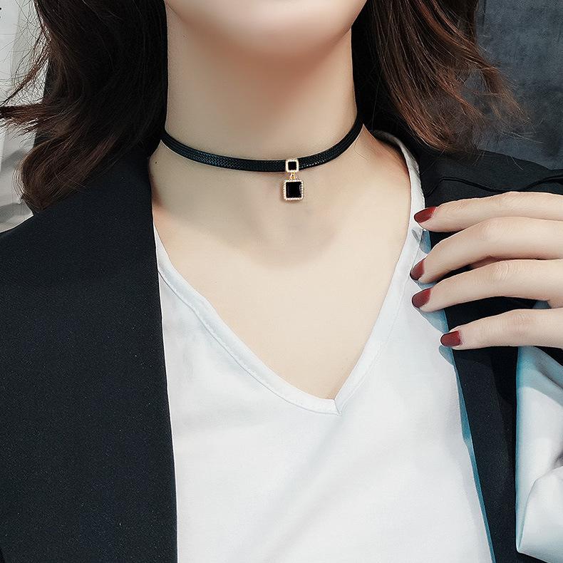 Black Leather Rope Necklace Women's Short Neck Strap Collarbone Chain 2025 New Ins Simple Mori Temperament Neck Chain