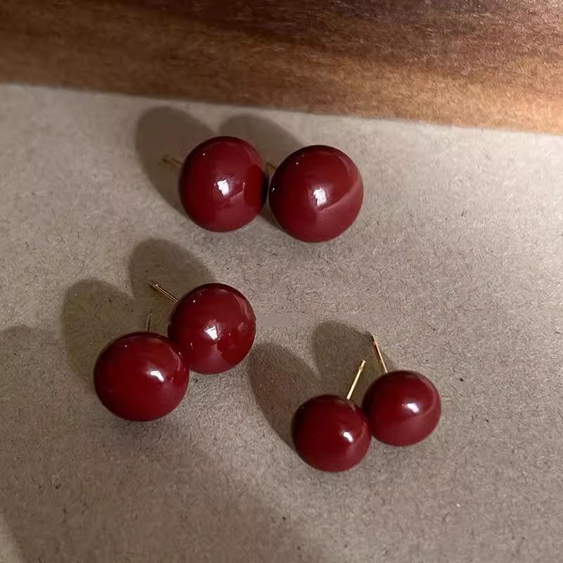 Ultra-white Red Bun Pearl Earrings Unique Retro Design Light Luxury Senior Sense Ear Hole-friendly Fashion Ear Jewelry