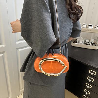 El çantası Akşam Yemeği Çantası Küçük Kare Kutu Çanta Yaldızlı Metal Sap Zincirli Çapraz Askılı Abiye Çantası