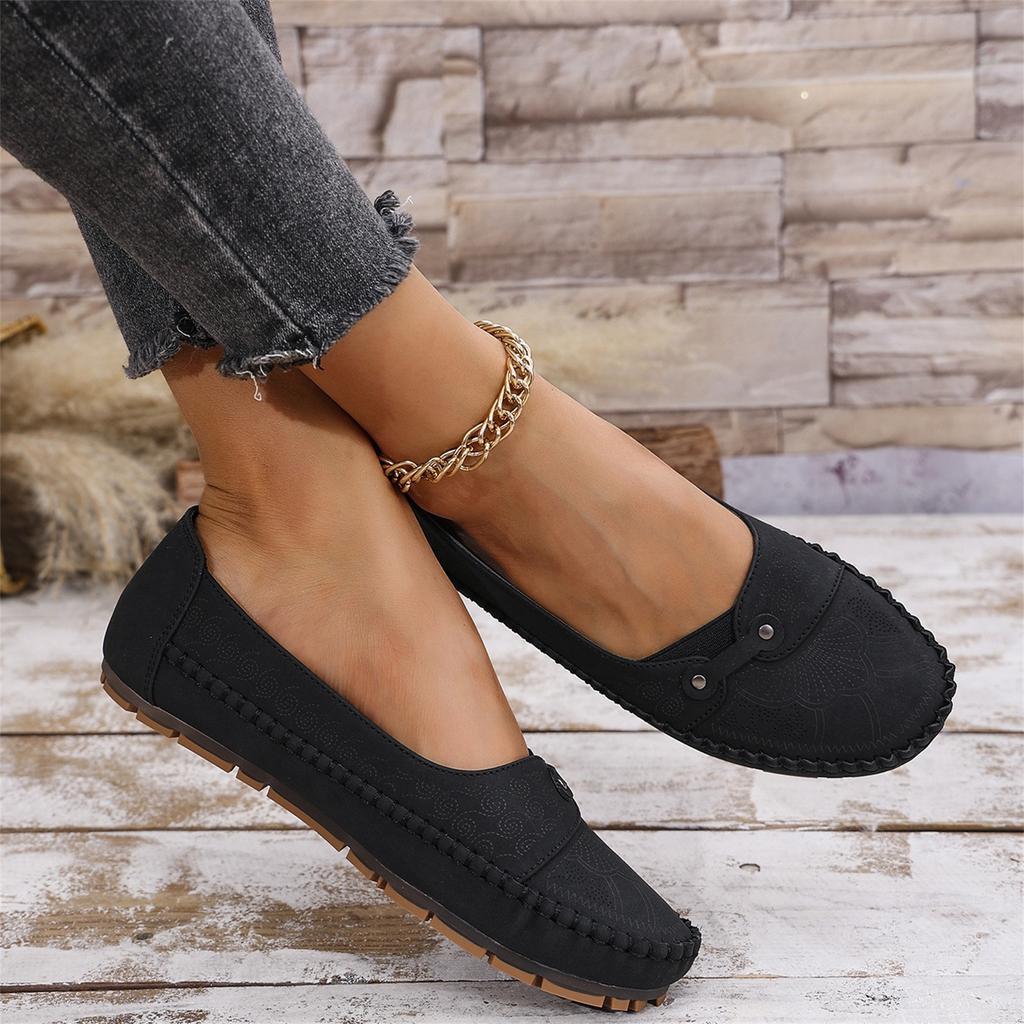Women's Casual Loafers Slip On Flats Round Toe Comfortable Walking Shoes Soft Sole Flexible Outsole Lightweight Design