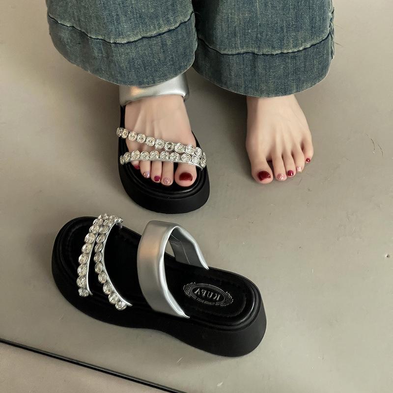 Stylish, simple and versatile thick-soled toe slippers for women to wear new summer skirts with cool slippers