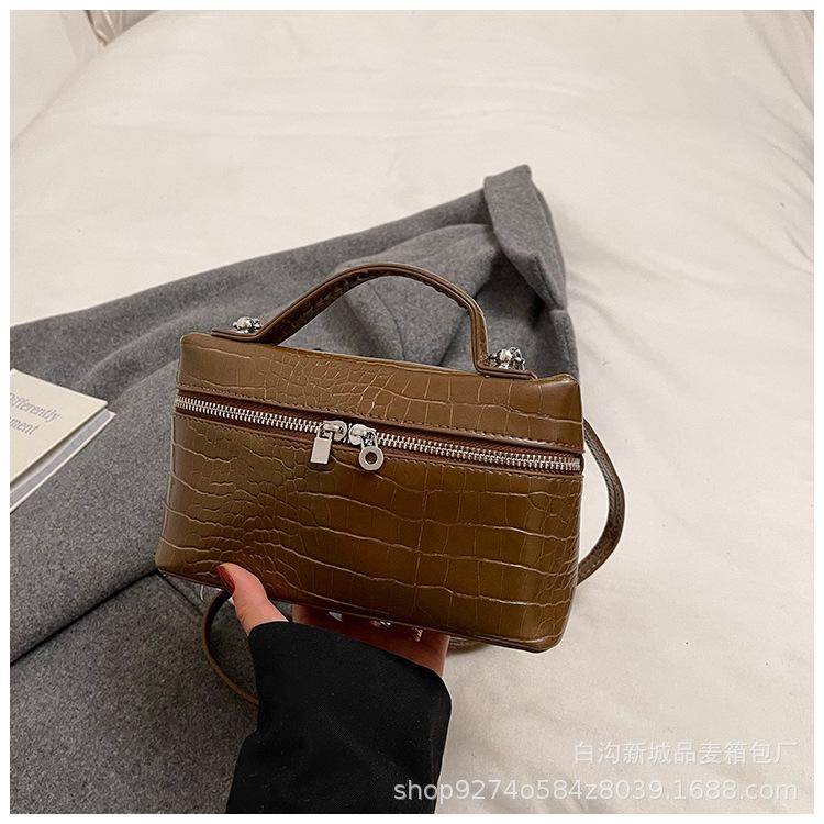

Premium sense portable small bag women 2025 new light luxury crocodile pattern box bag fashionable versatile commuter shoulder bag