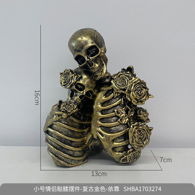 Gothic Couple Resin Skull Model Halloween Scene Arrangement Props Ornament
