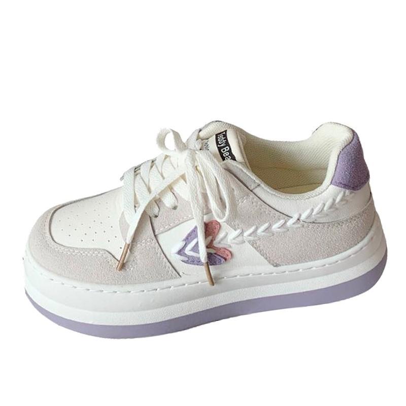 Белые женские туфли. Модные универсальные нишевые кроссовки на толстой подошве весной — фото 4