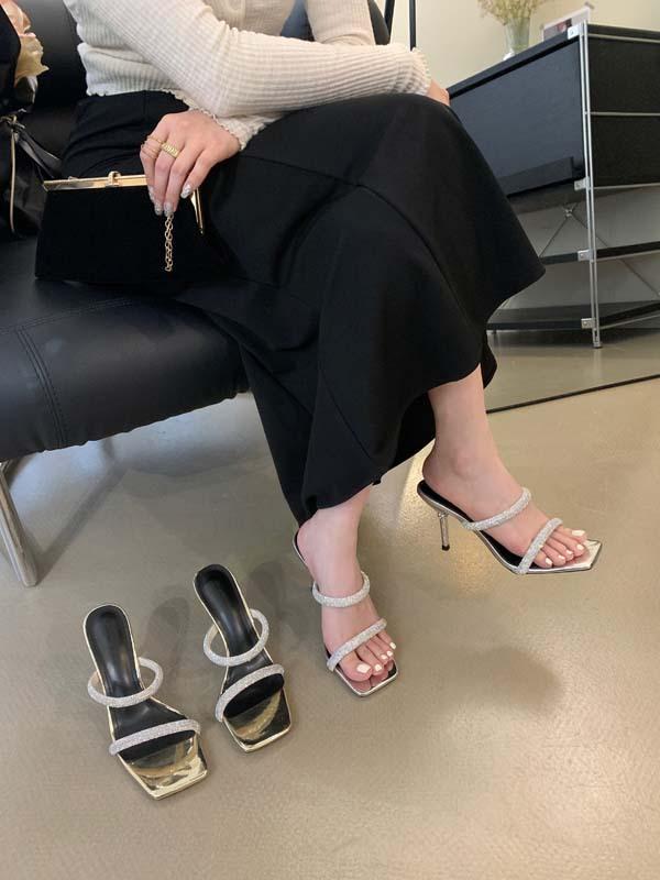 Beautiful High-heeled Sandals Women's New Models with Skirts, Cool Slippers, Square-headed Rhinestone Slips.