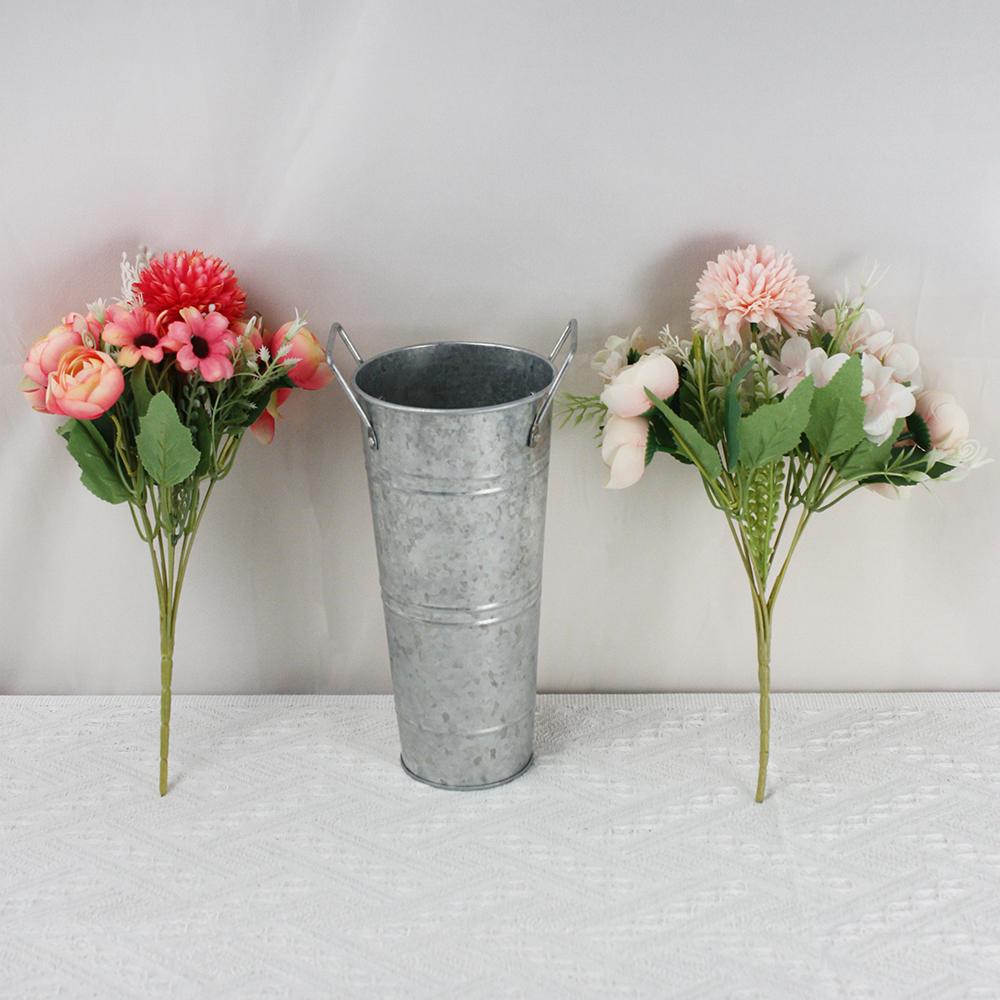 

Набор из 3 предметов: простая кованая серебряная ваза и два высококачественных имитационных букета для украшения гостиной и столовой