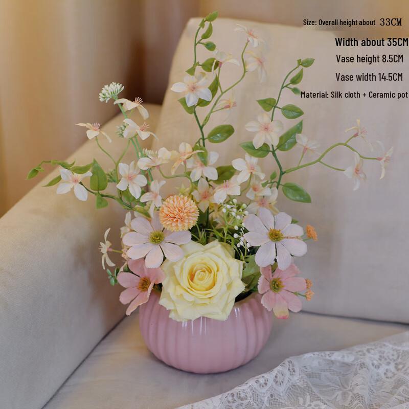 Kunstblumen- & Keramikvasen-Dekoration