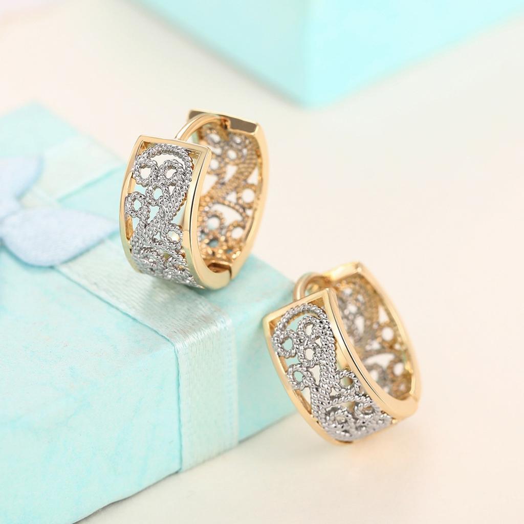 Two Tone Filigree Huggie Hoop Earrings for Women Vintage Lace Pattern Small Hoop Earrings Elegant Daily Jewelry