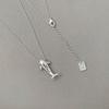 Cartoon Dolphin Pendant Necklace for Women - Small, Lightweight, Fashionable, Niche Design, High-End Clavicle Chain.