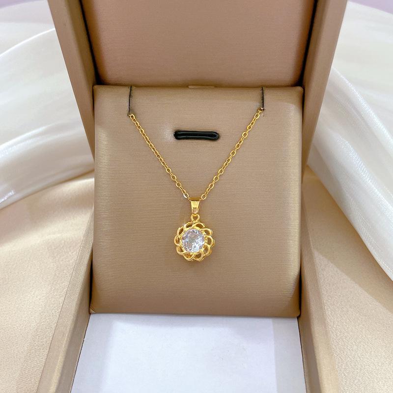 Titanium Steel Light Luxury Temperament Gorgeous Full Diamond Rotating Zircon Necklace Female Versatile Collarbone Chain Titanium Steel Chain