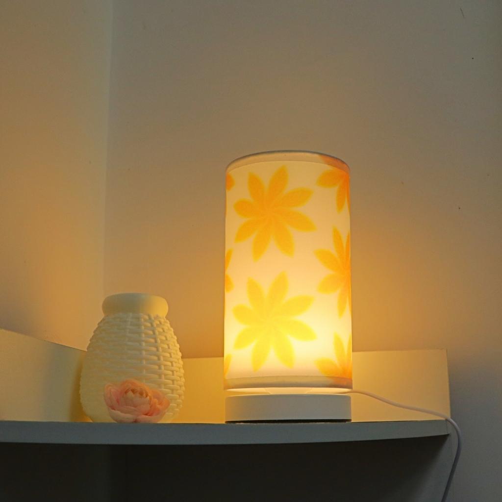 Modern Minimalist Fabric Warm Light Desk Lamp, USB Switch Bedroom Bedside Ambient Light, Living Room and Study Decoration