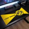 Borussia Dortmund Niestandardowa Duża Podkładka pod Mysz, Spersonalizowany Nadruk z Nazwą, Antypoślizgowa Mata na Biurko z Logo Piłkarskim, Prezent dla Gracza