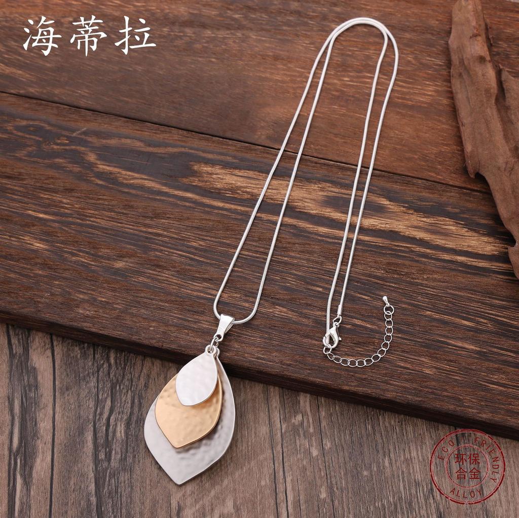 New Multi-layer Geometric Leaf Pendant, Fashionable and Simple Women's High-end Leaf Snake Bone Chain Long Necklace