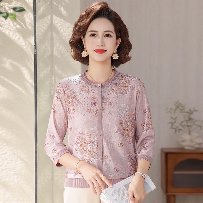 

Seven-Sleeve Knitted Ice Silk T-Shirt for Mothers - Stylish, Sweat-Absorbing, Perfect for Spring and Summer Wear for Middle-Aged and Elderly Women 125 (135-150 jin) рожевий