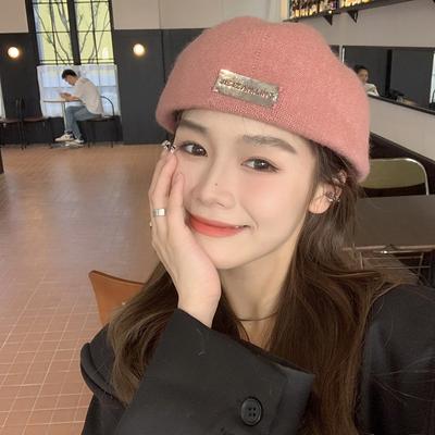 Kopfbedeckungen – Barette & Caps