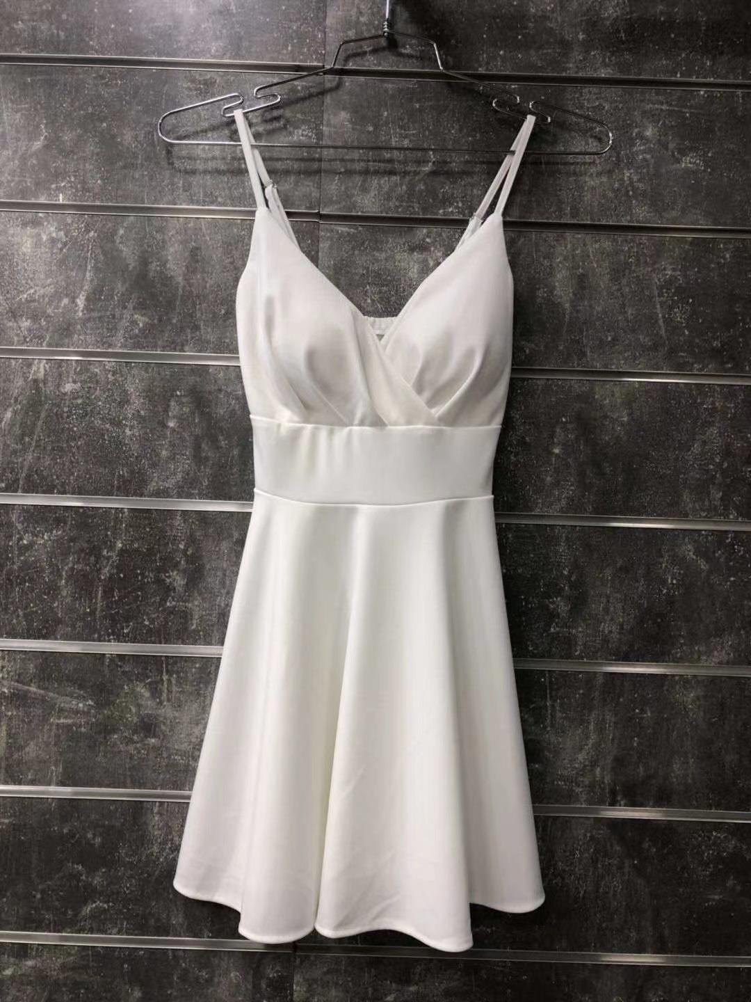 Dress women s new summer v-neck sexy temperament thin small suspender black short dress S белый