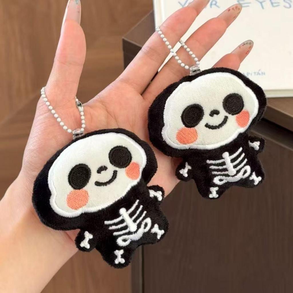 White Skull Plush Keychain - Dilireba Style Backpack Ornament