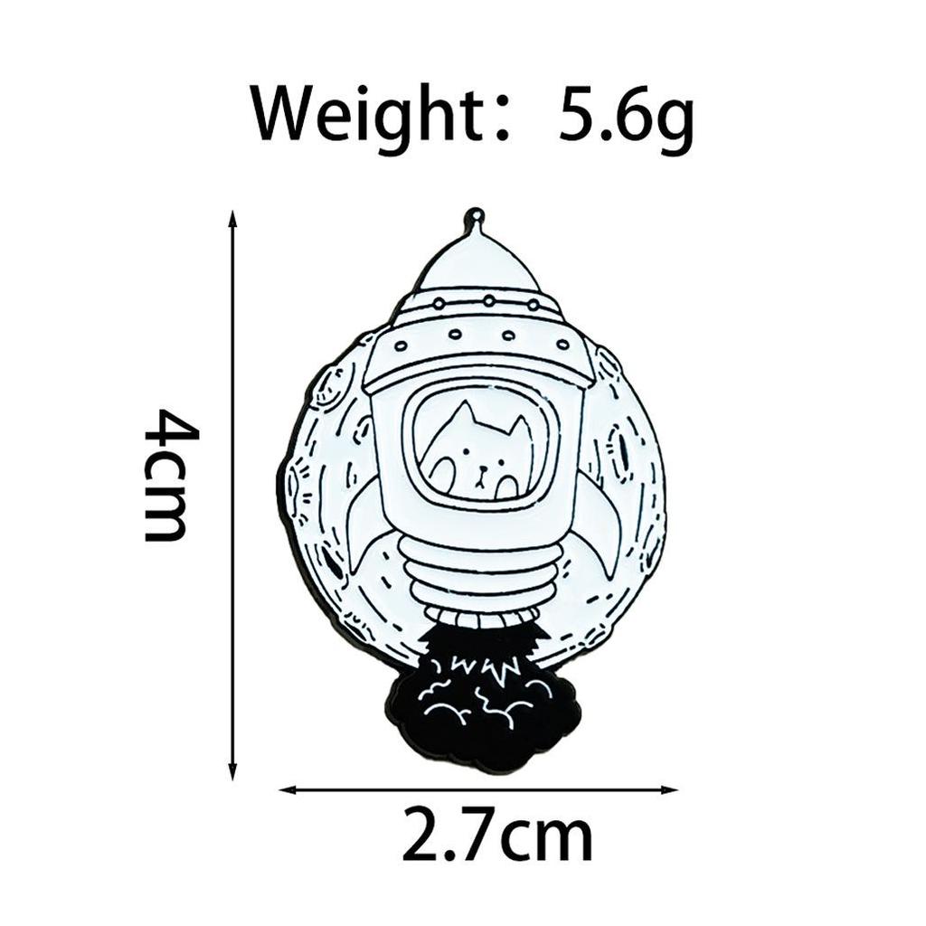 Creative Space Series: Astronaut Cat Brooch - Cute Black & White Cartoon Fashion Badge Accessory