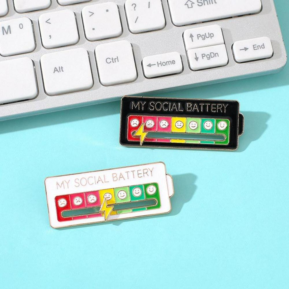 Creative Brosje Pin Galvanisering Geometriske bærbare klær Tilbehør My Social Battery Brosje Pins