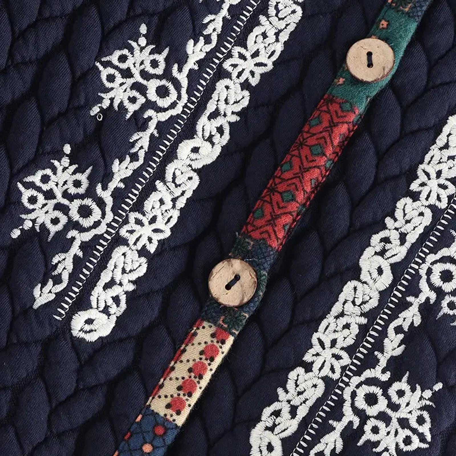 Женская мода в стиле ретро с принтом и пуговицами — фото 5