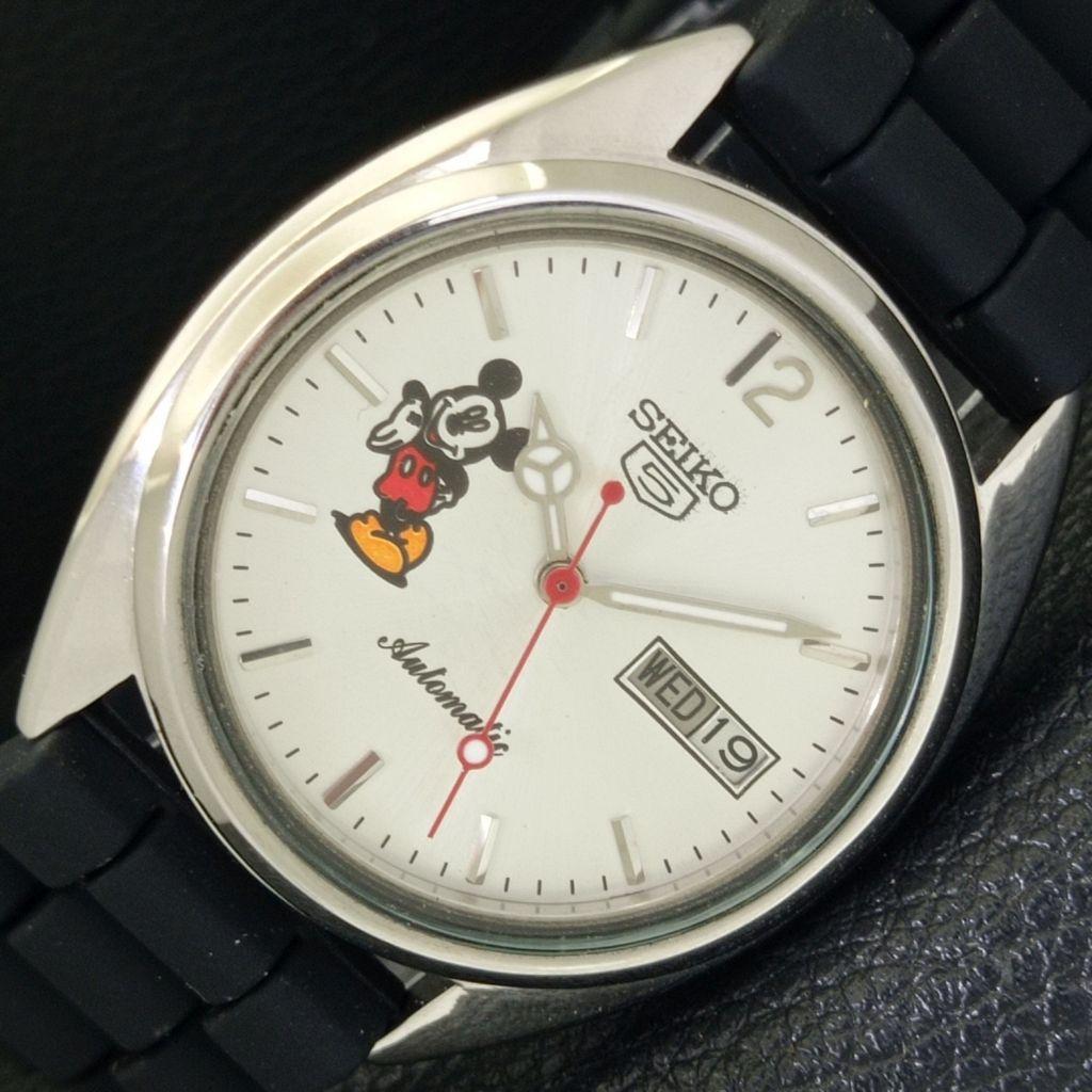 

JAPAN VINTAGE SEIKO 5 AUTOMATIC MENS SILVER COLOR DIAL WATCH a700563-5 R203-a700563